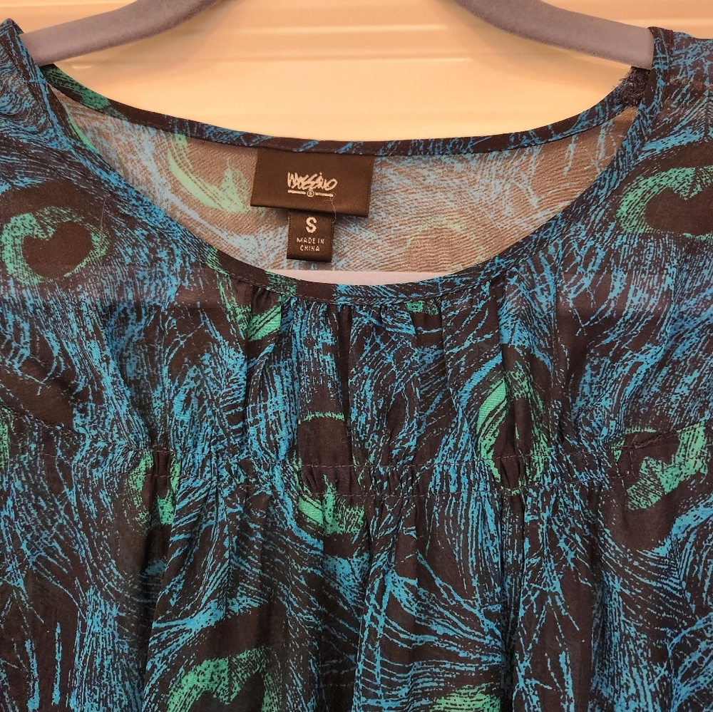 Shirt - Picture 2 of 2